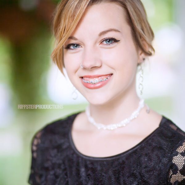hayley-web9c8c6a36-9ca4-313f-9aae-a87888ebcbe3FB8AF426-4D03-6466-827D-18277C7CE168.jpg