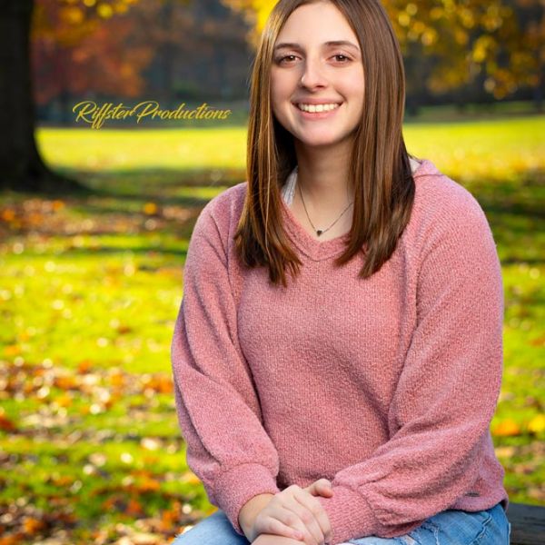 senior-girl-webbede3c50108-723f-bc80-b542-d506f0597927D52792F8-FE55-DE83-3EC9-A730B9598D8A.jpg